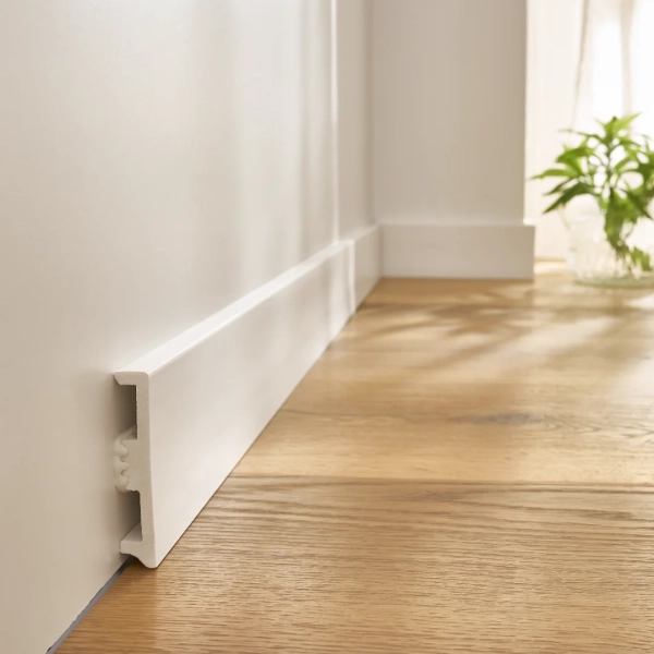 Listwa przypodłogowa Arbiton AVIA XL - biały ATX810